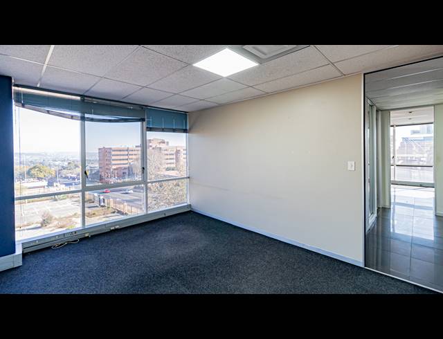 617M² OFFICE TO LET IN FERNDALE